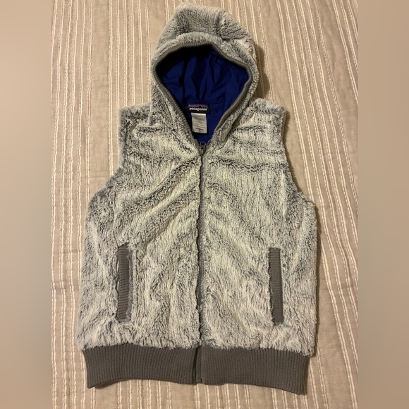 Patagonia Jackets & Blazers - Patagonia Conejo furry hooded vest